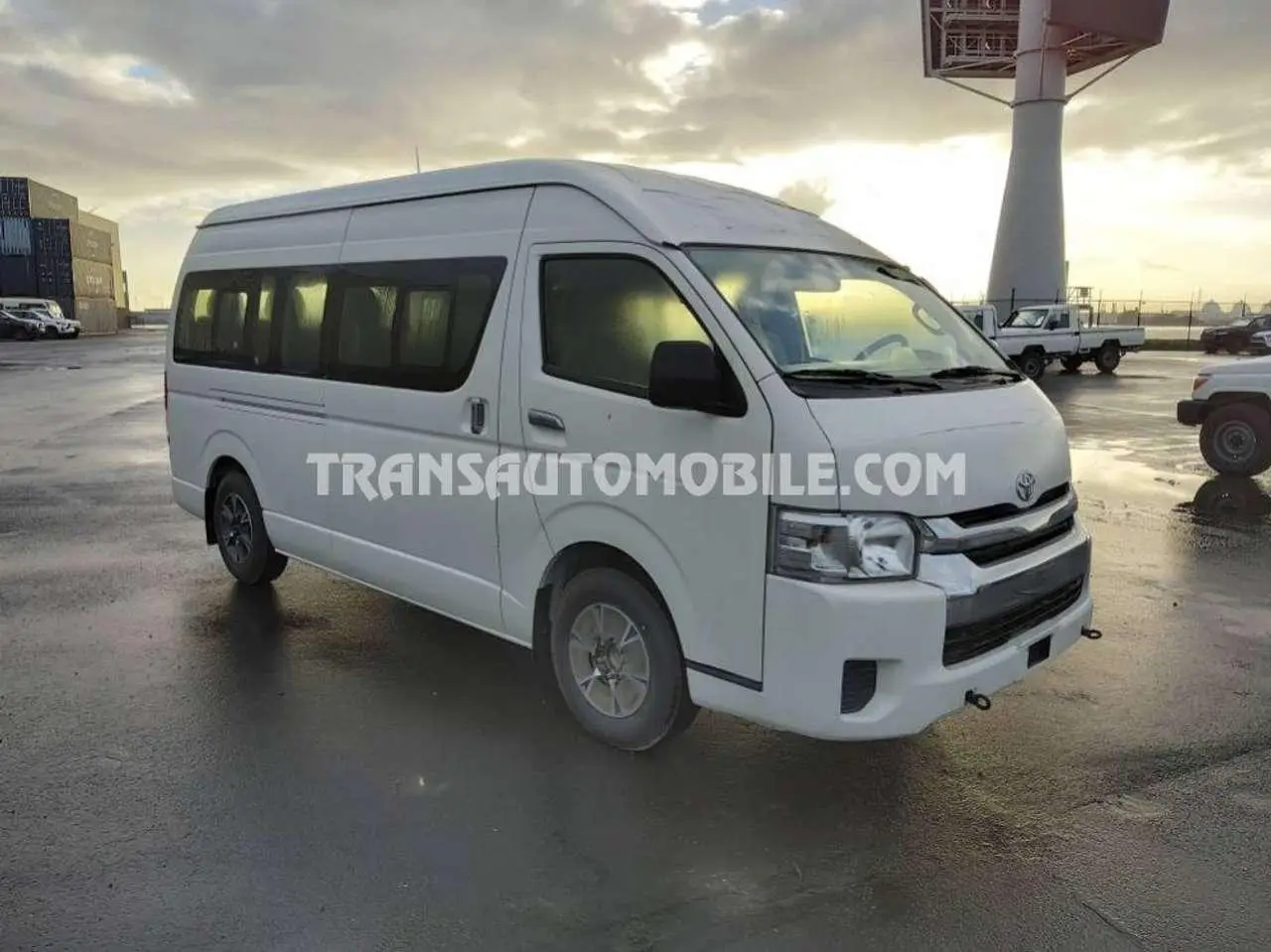 Photo 1 : Toyota Hiace 2024 Diesel