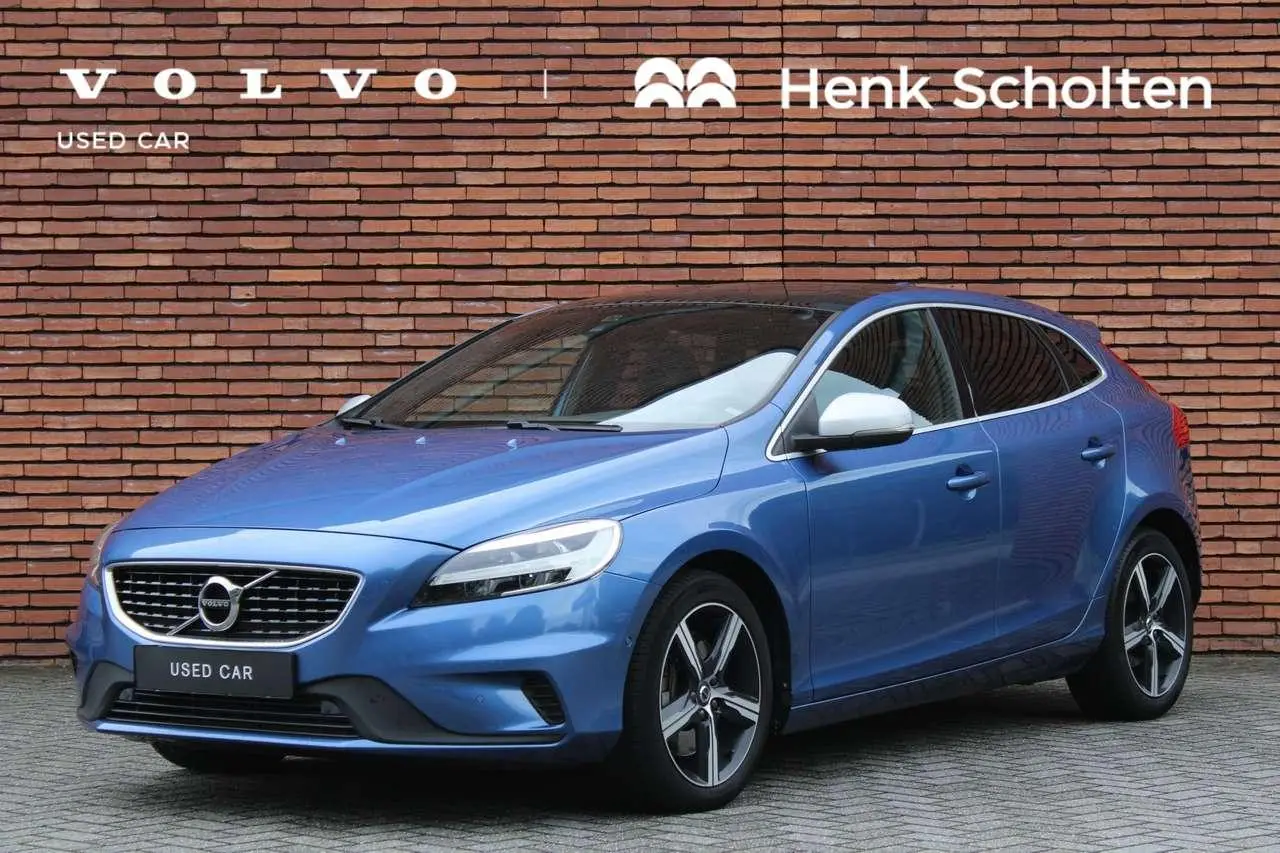 Photo 1 : Volvo V40 2019 Essence