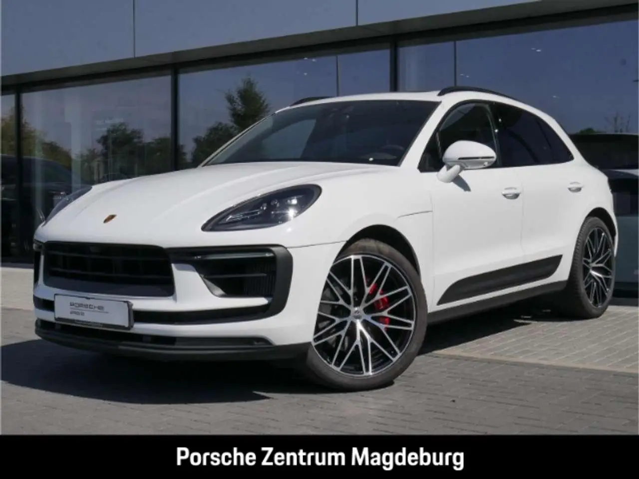 Photo 1 : Porsche Macan 2023 Essence