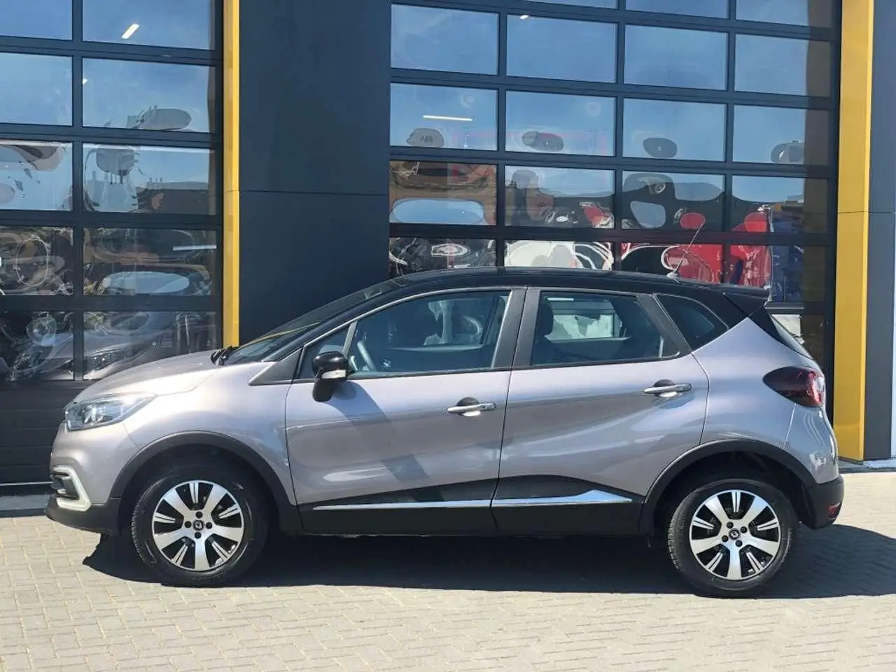 Photo 1 : Renault Captur 2017 Essence