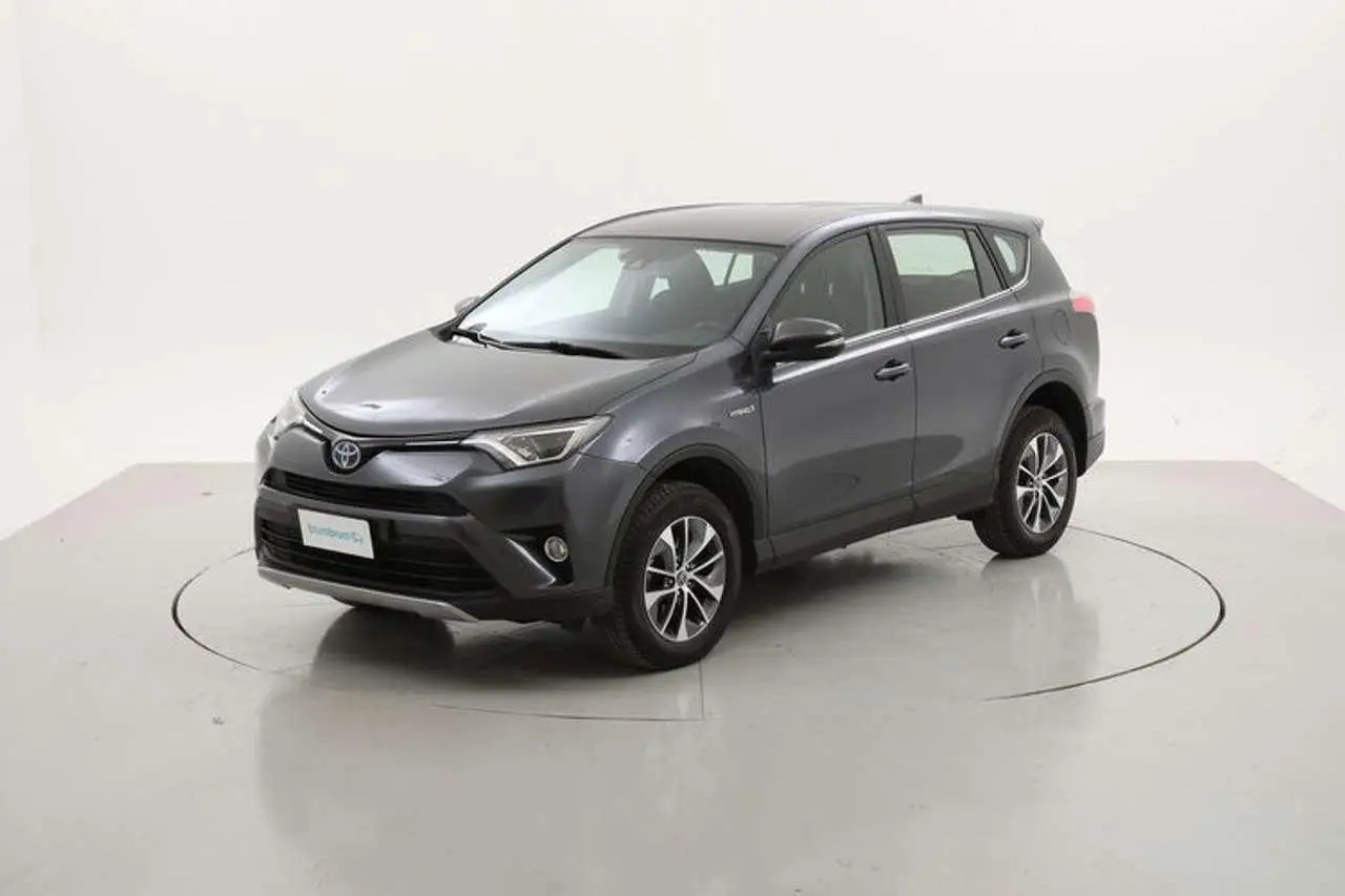 Photo 1 : Toyota Rav4 2018 Hybrid