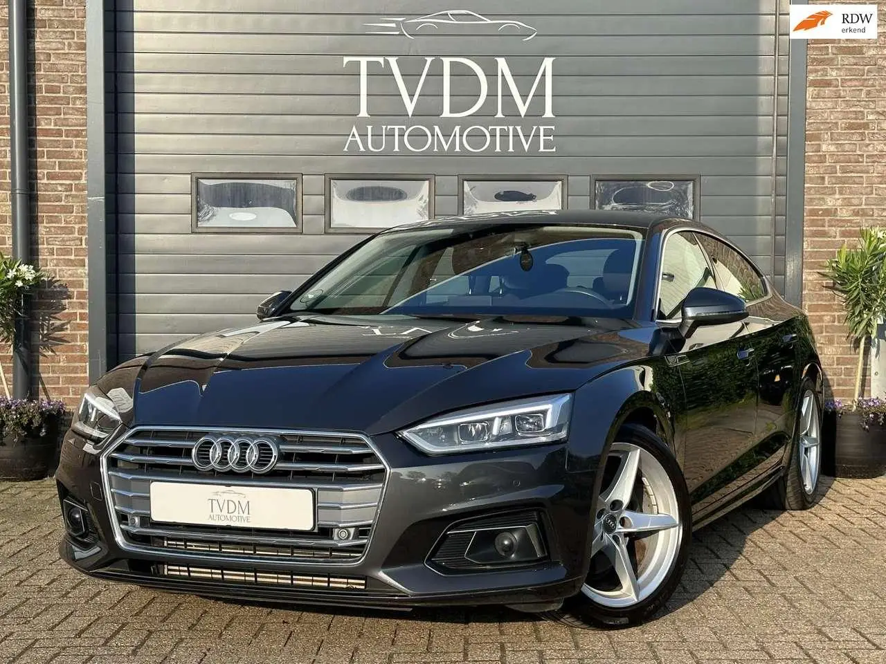 Photo 1 : Audi A5 2019 Essence