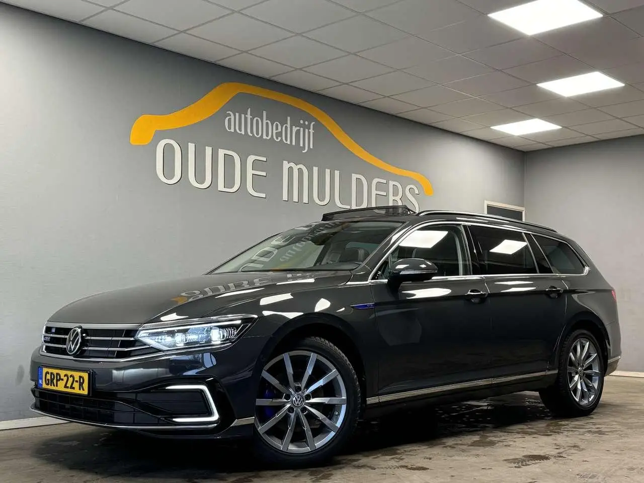 Photo 1 : Volkswagen Passat 2021 Hybrid