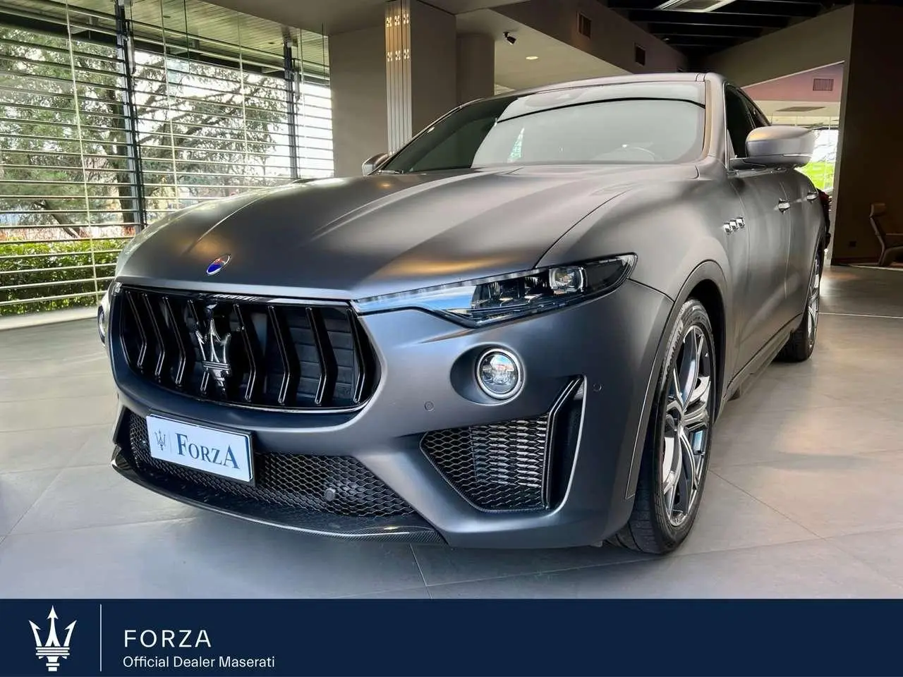 Photo 1 : Maserati Levante 2021 Essence