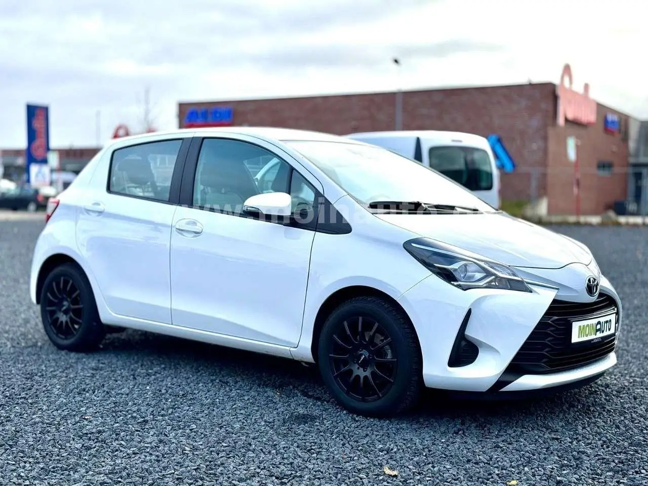 Photo 1 : Toyota Yaris 2020 Petrol