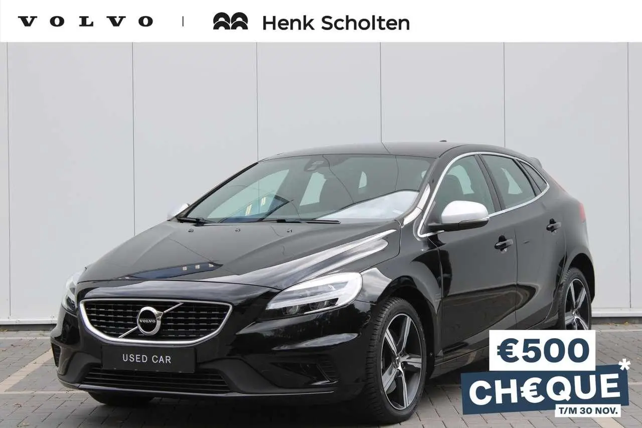 Photo 1 : Volvo V40 2019 Essence