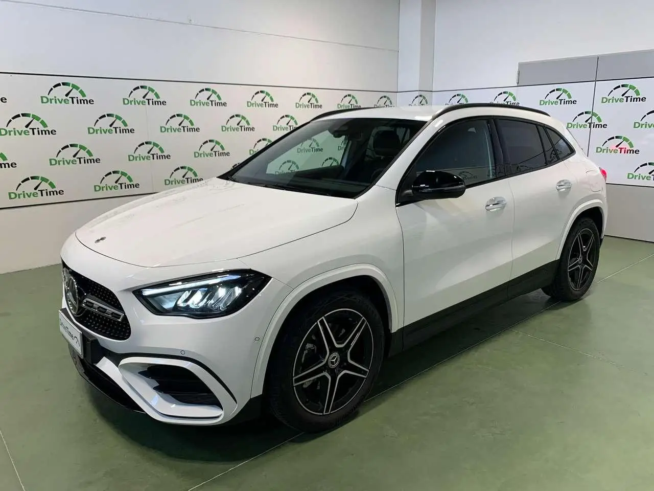 Photo 1 : Mercedes-benz Classe Gla 2024 Hybrid