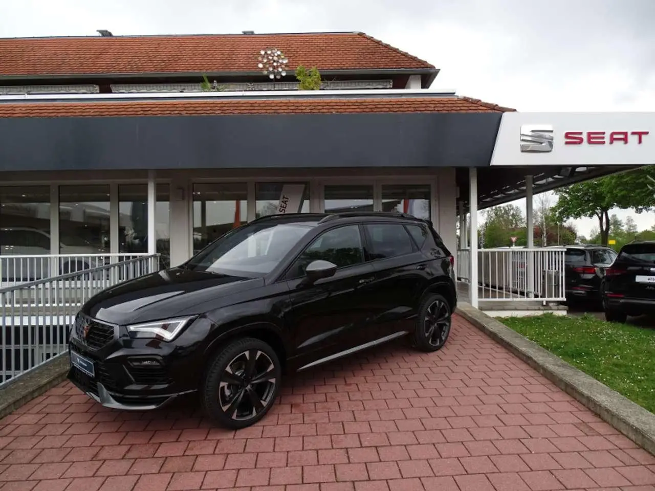 Photo 1 : Cupra Ateca 2024 Petrol