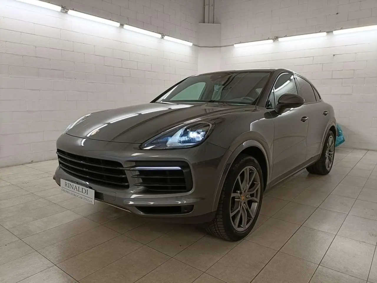 Photo 1 : Porsche Cayenne 2019 Petrol