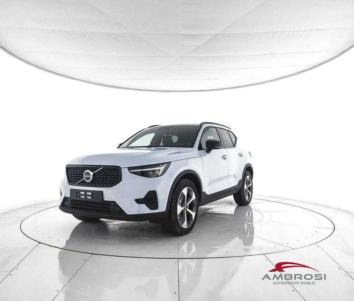 Photo 1 : Volvo Xc40 2024 Hybride