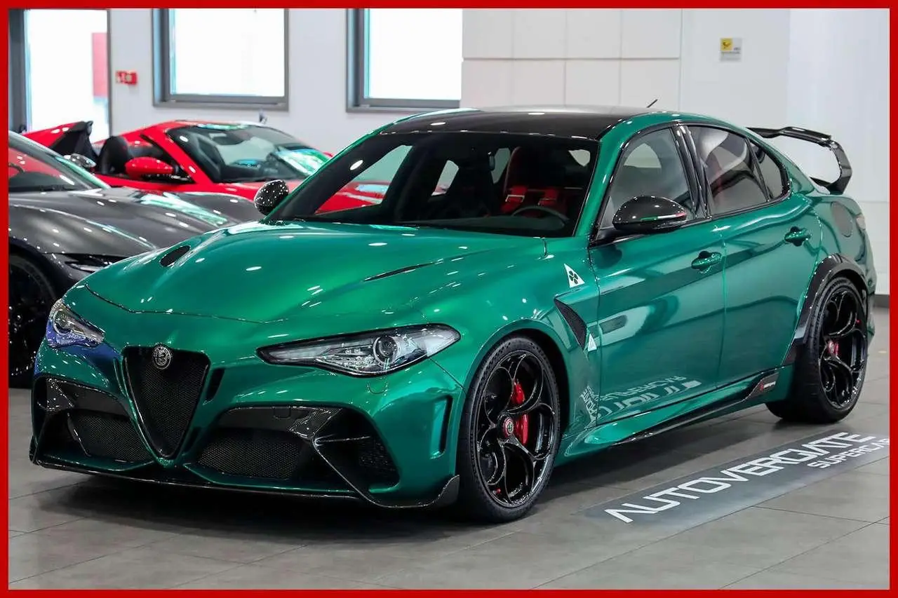 Photo 1 : Alfa Romeo Giulia 2022 Essence