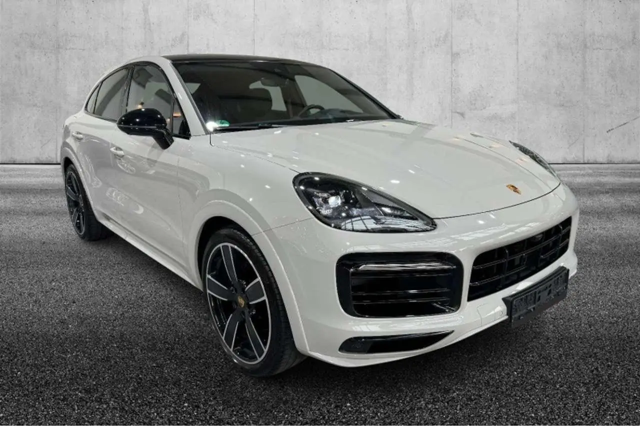 Photo 1 : Porsche Cayenne 2022 Petrol