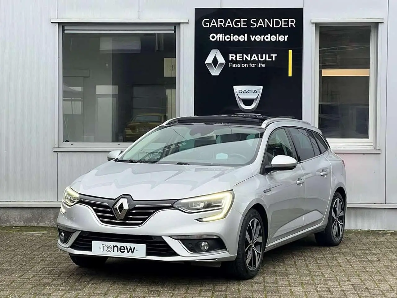 Photo 1 : Renault Megane 2019 Essence