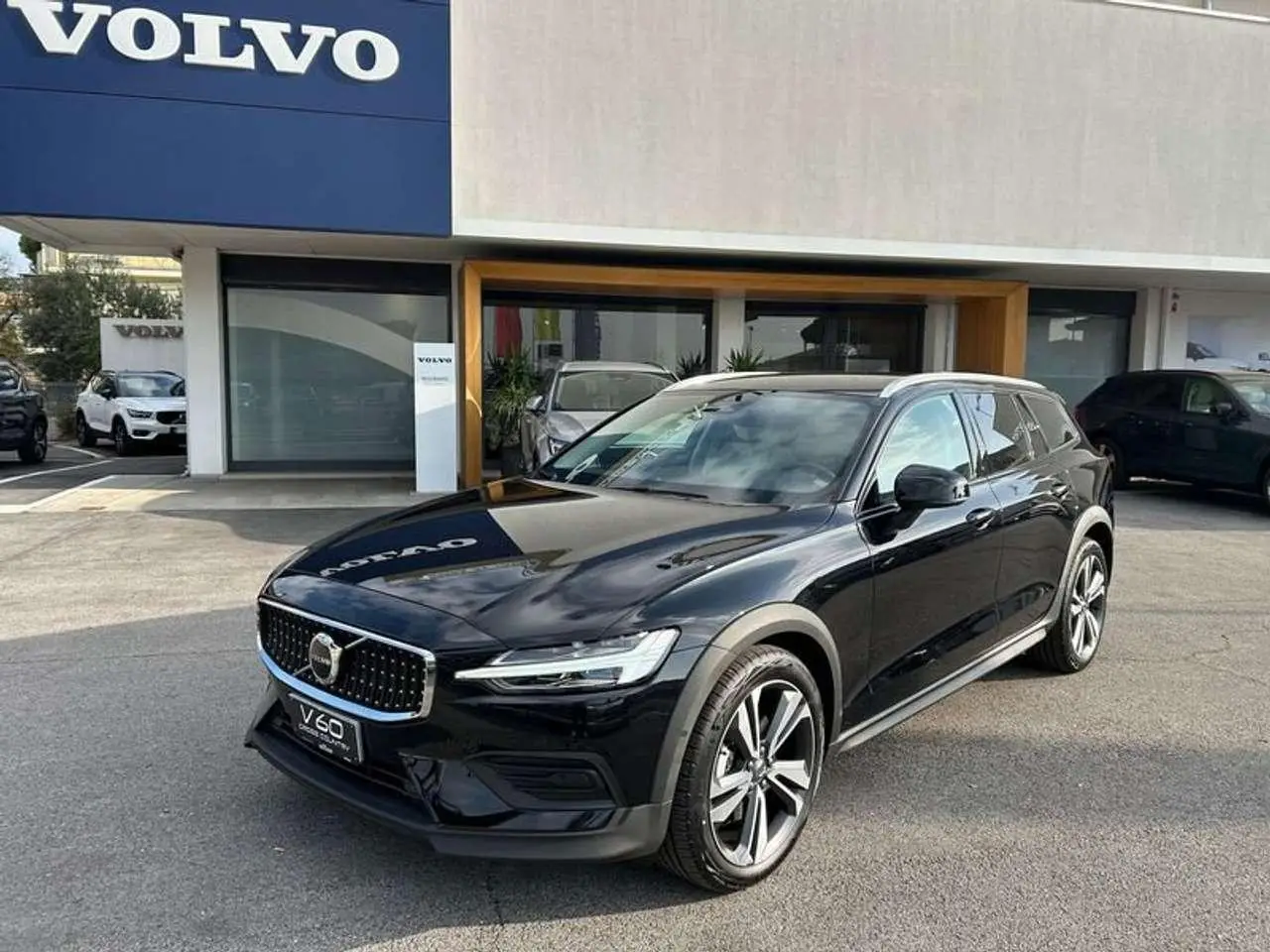 Photo 1 : Volvo V60 2024 Hybrid