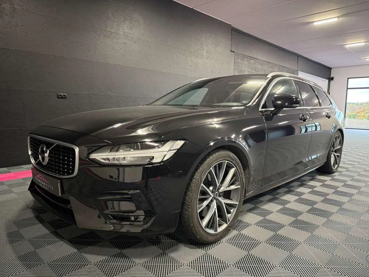 Photo 1 : Volvo V90 2019 Petrol