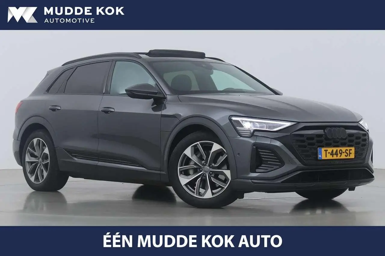 Photo 1 : Audi Q8 2023 Électrique