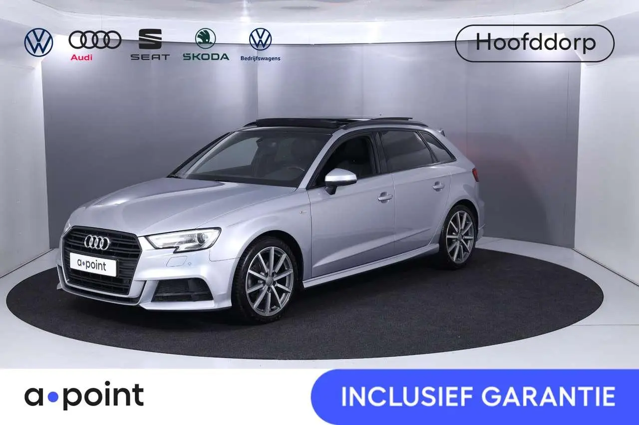 Photo 1 : Audi A3 2018 Petrol