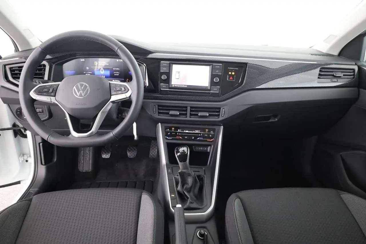 Photo 1 : Volkswagen Polo 2024 Petrol