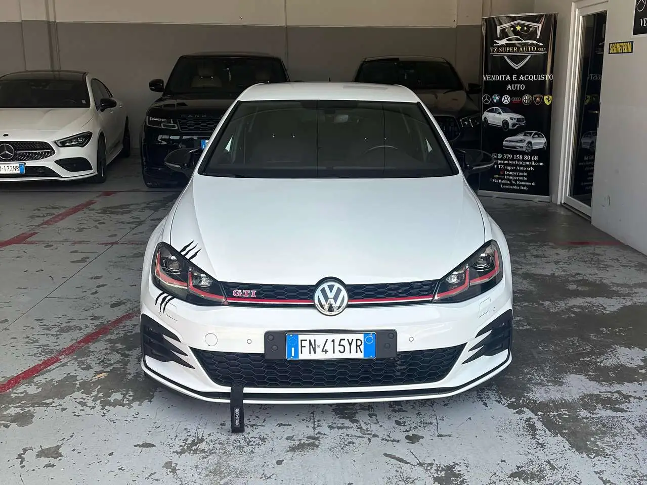 Photo 1 : Volkswagen Golf 2017 Petrol