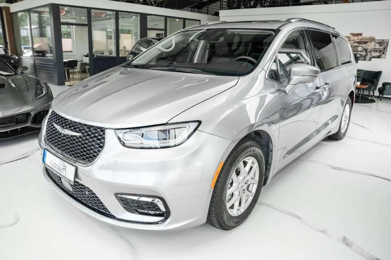 Photo 1 : Chrysler Pacifica 2021 Essence