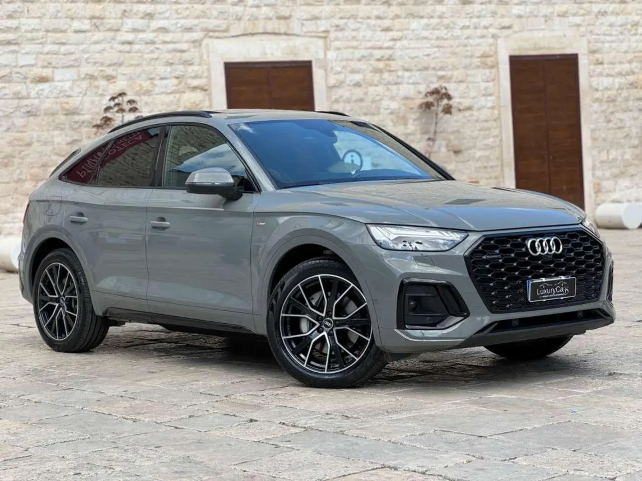 Photo 1 : Audi Q5 2021 Hybride