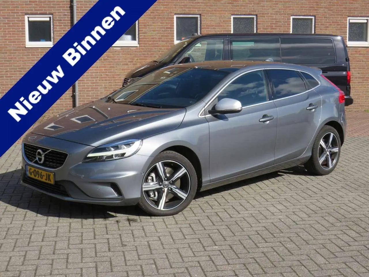 Photo 1 : Volvo V40 2019 Essence