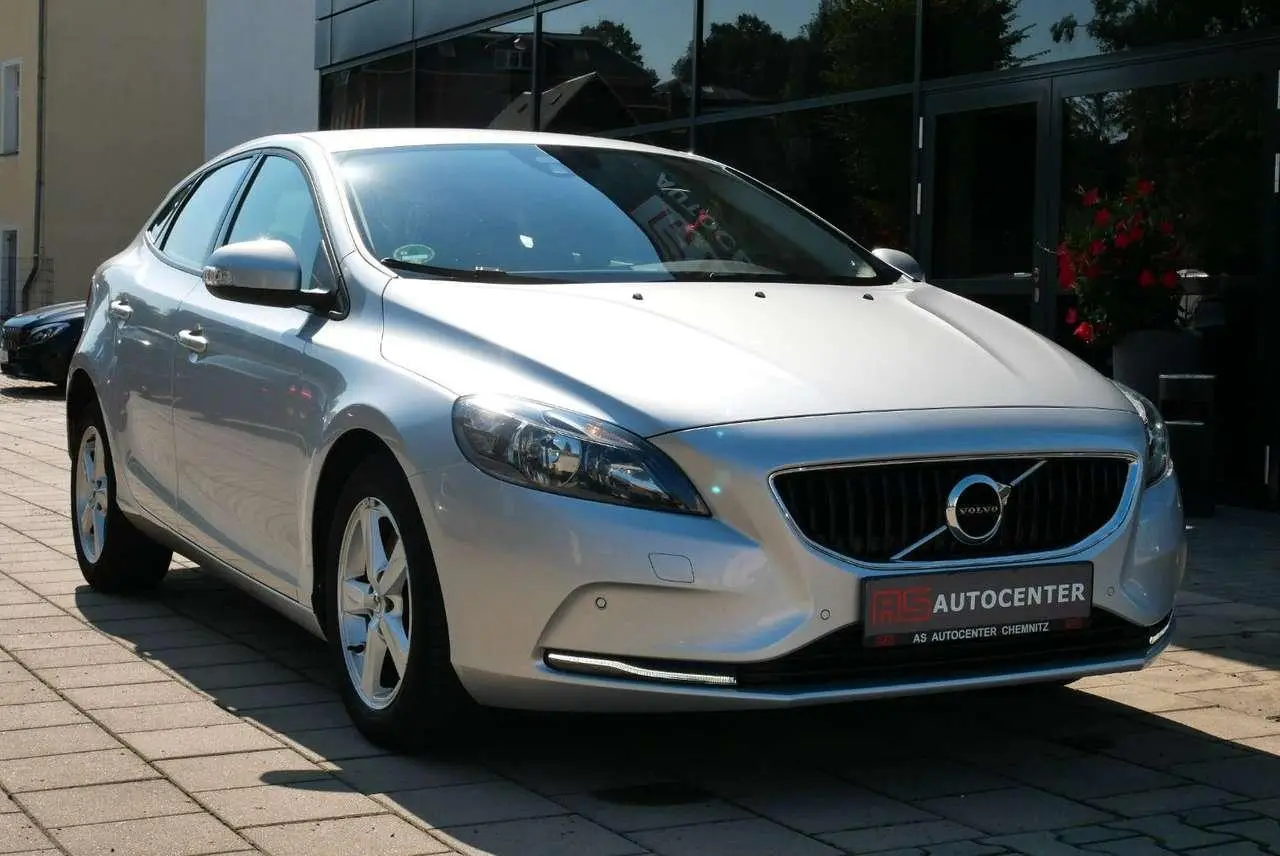 Photo 1 : Volvo V40 2017 Essence