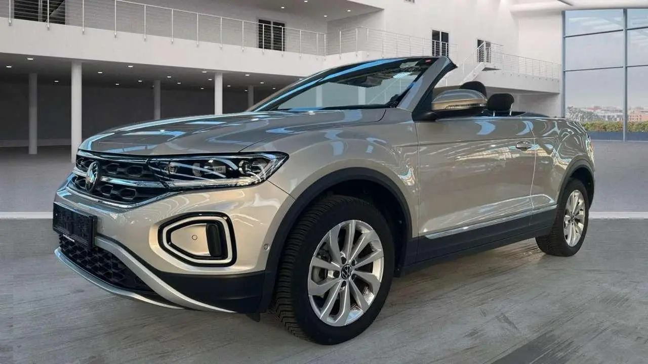 Photo 1 : Volkswagen T-roc 2023 Essence