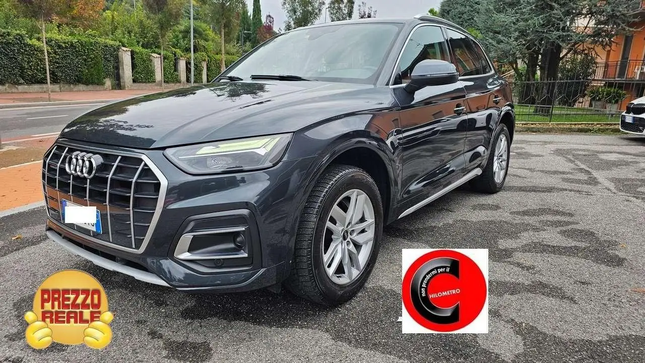 Photo 1 : Audi Q5 2022 Hybride