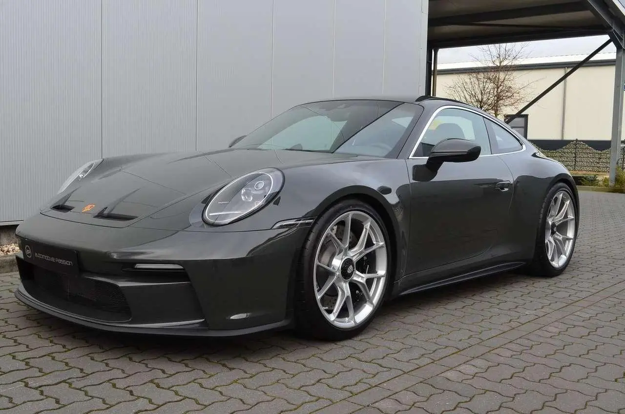 Photo 1 : Porsche 992 2022 Petrol