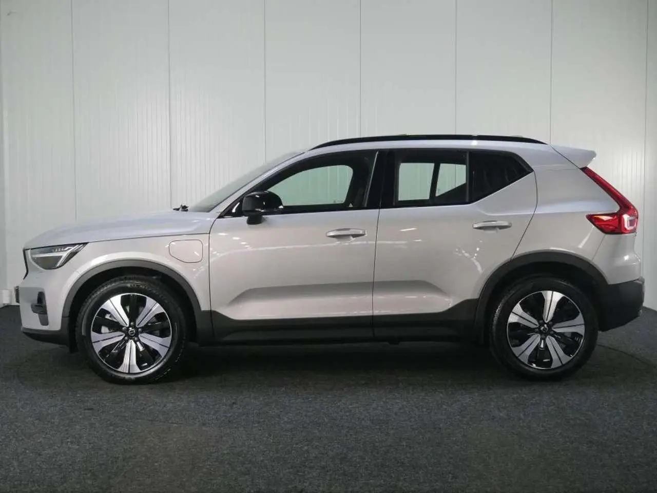 Photo 1 : Volvo Xc40 2023 Hybride