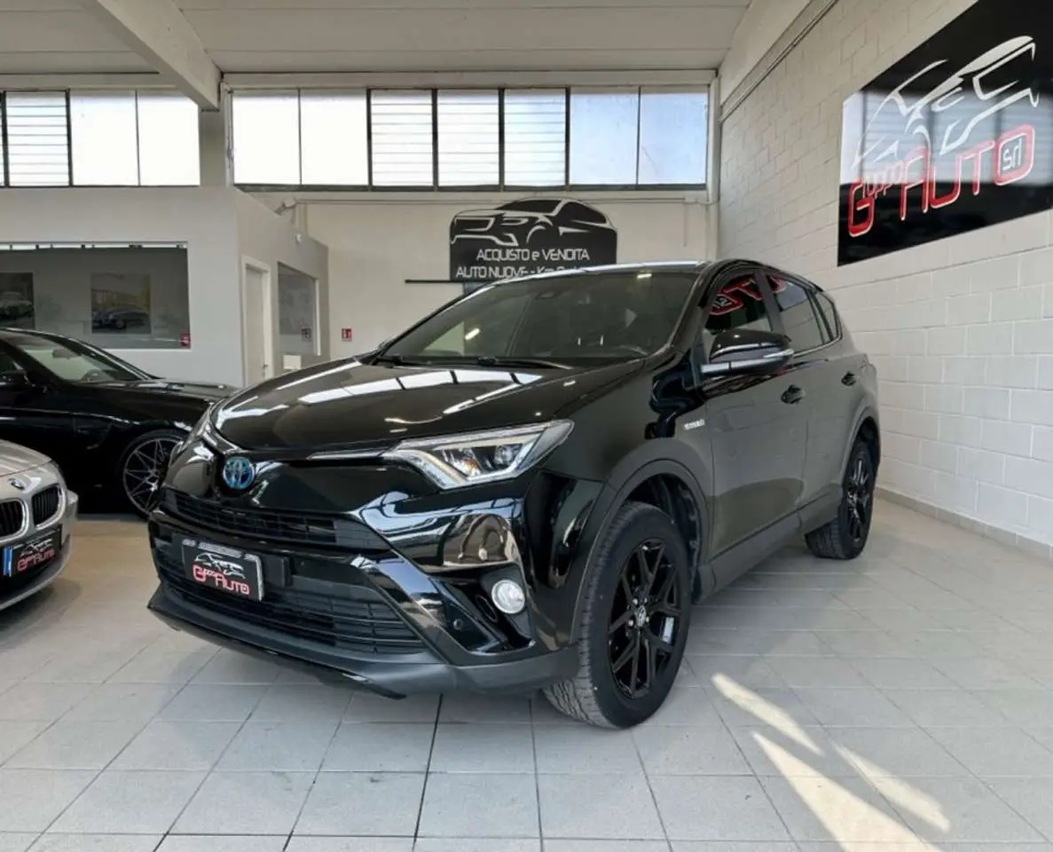 Photo 1 : Toyota Rav4 2018 Hybrid