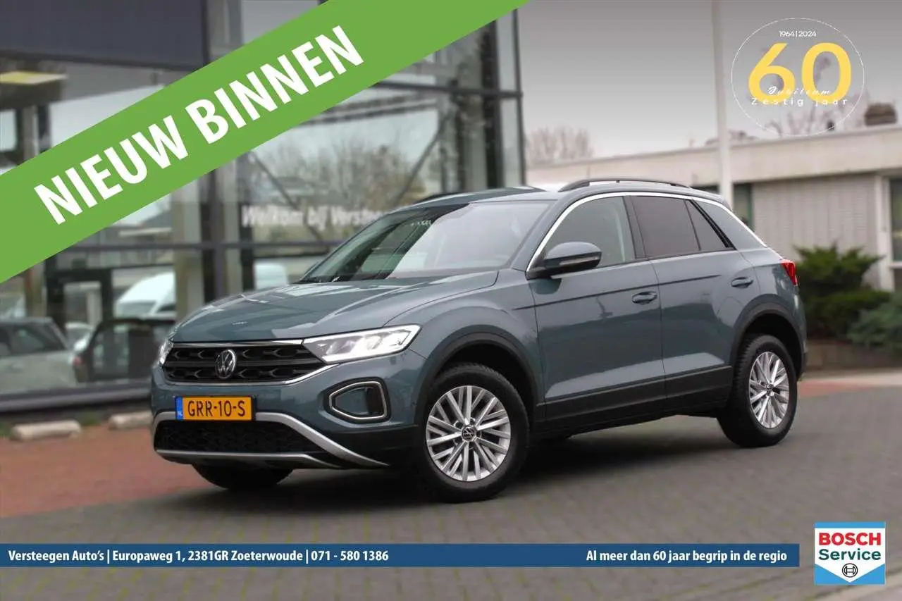 Photo 1 : Volkswagen T-roc 2023 Essence