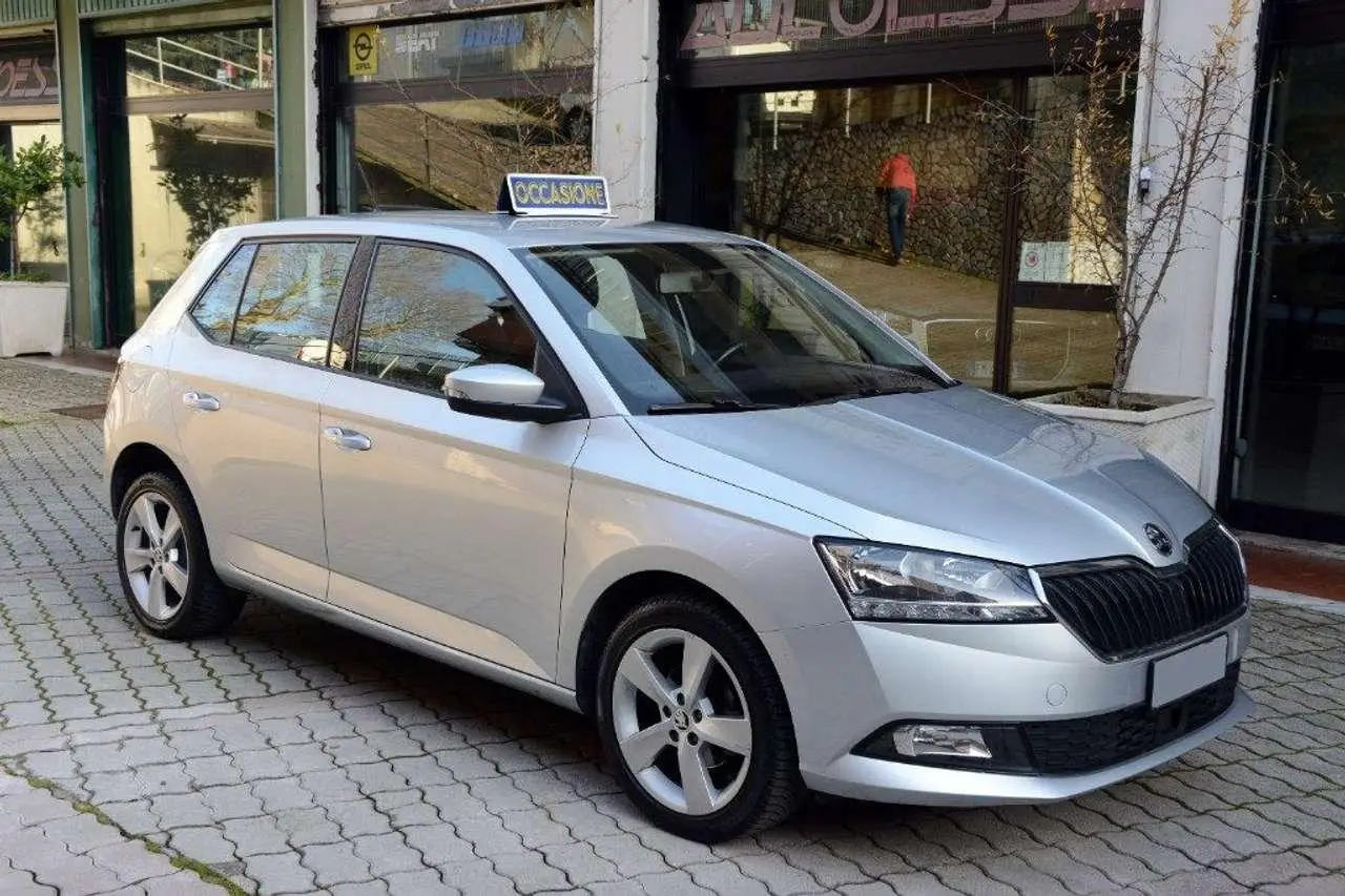 Photo 1 : Skoda Fabia 2019 Petrol