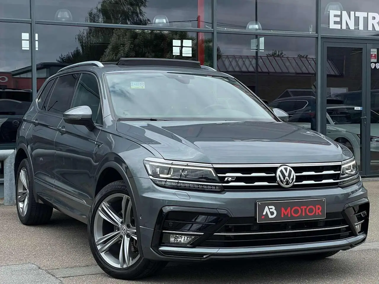 Photo 1 : Volkswagen Tiguan 2018 Essence