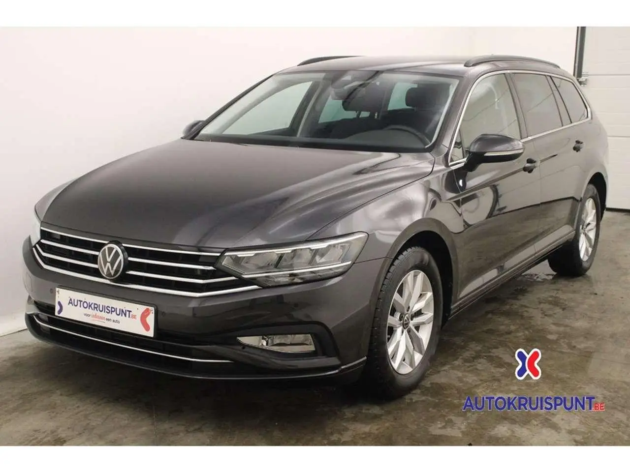 Photo 1 : Volkswagen Passat 2023 Petrol