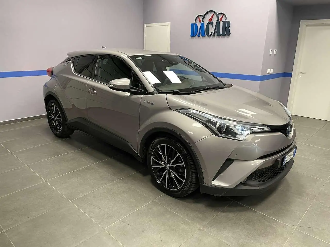 Photo 1 : Toyota C-hr 2017 Hybrid