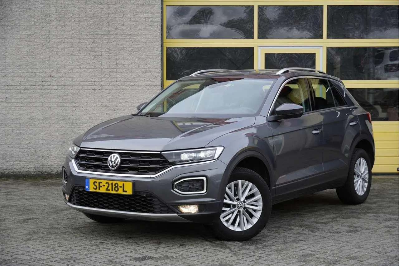 Photo 1 : Volkswagen T-roc 2018 Petrol