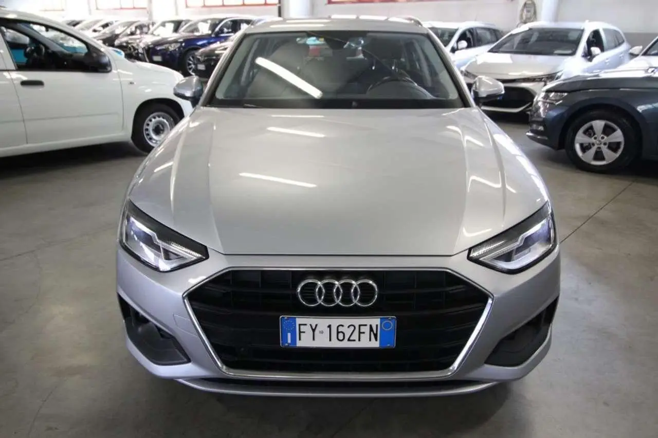 Photo 1 : Audi A4 2019 Hybrid