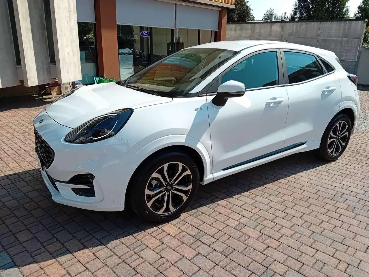 Photo 1 : Ford Puma 2023 Hybrid