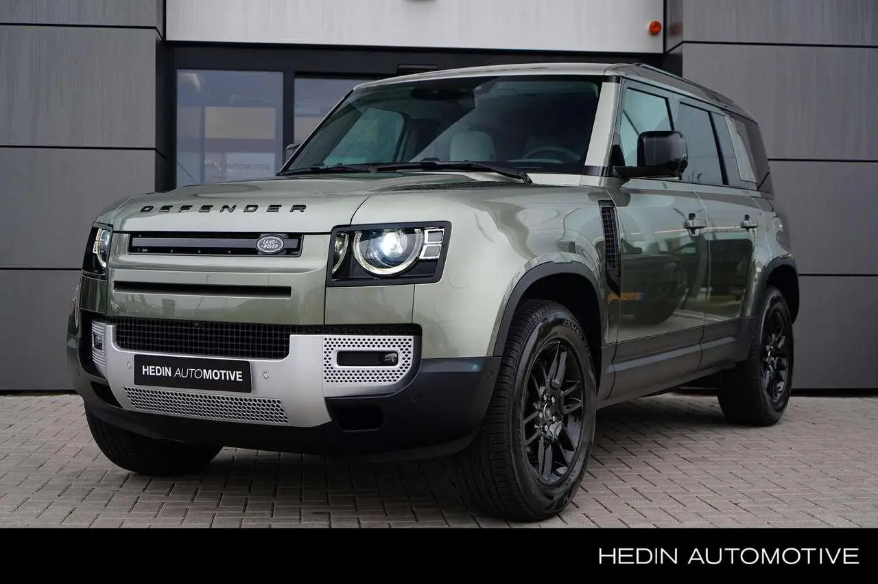 Photo 1 : Land Rover Defender 2024 Hybrid