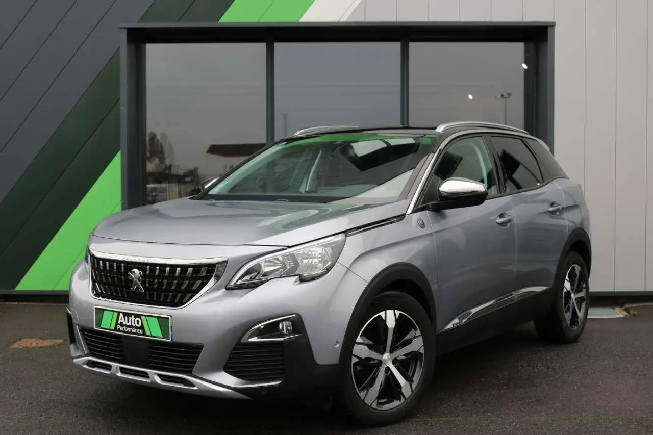 Photo 1 : Peugeot 3008 2020 Essence