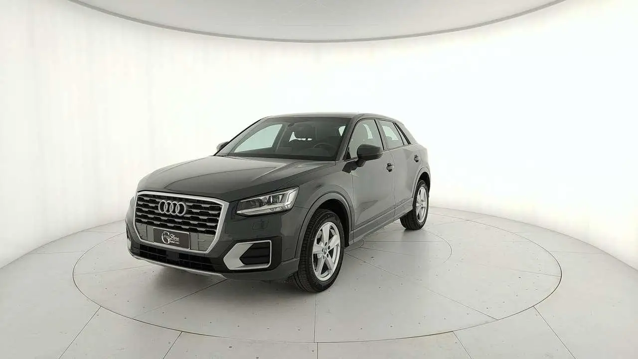 Photo 1 : Audi Q2 2018 Petrol