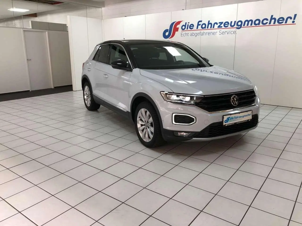 Photo 1 : Volkswagen T-roc 2021 Essence