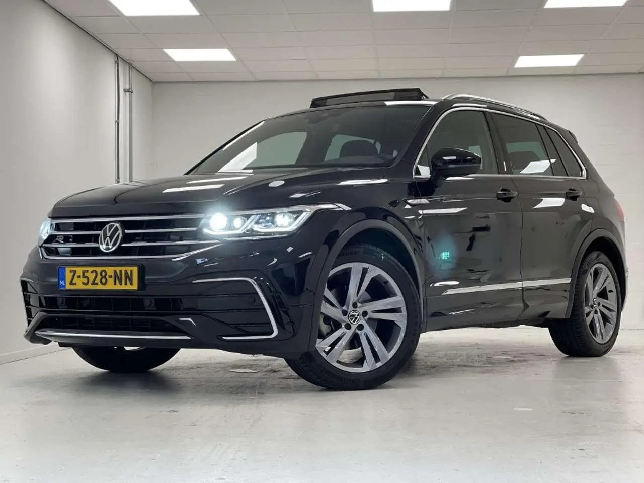 Photo 1 : Volkswagen Tiguan 2020 Essence