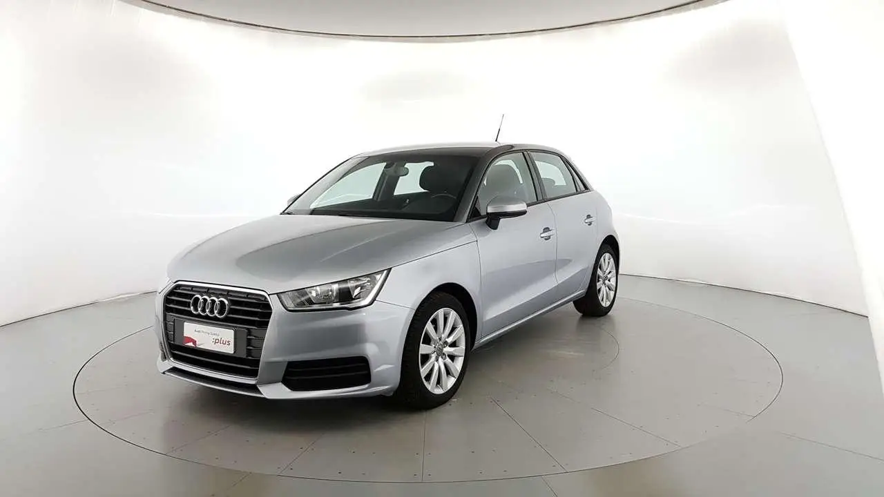 Photo 1 : Audi A1 2015 Essence