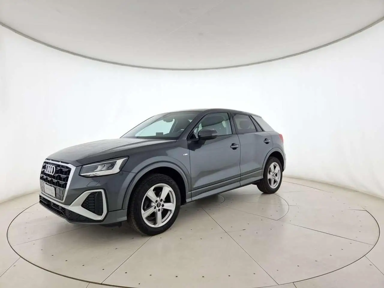 Photo 1 : Audi Q2 2023 Diesel