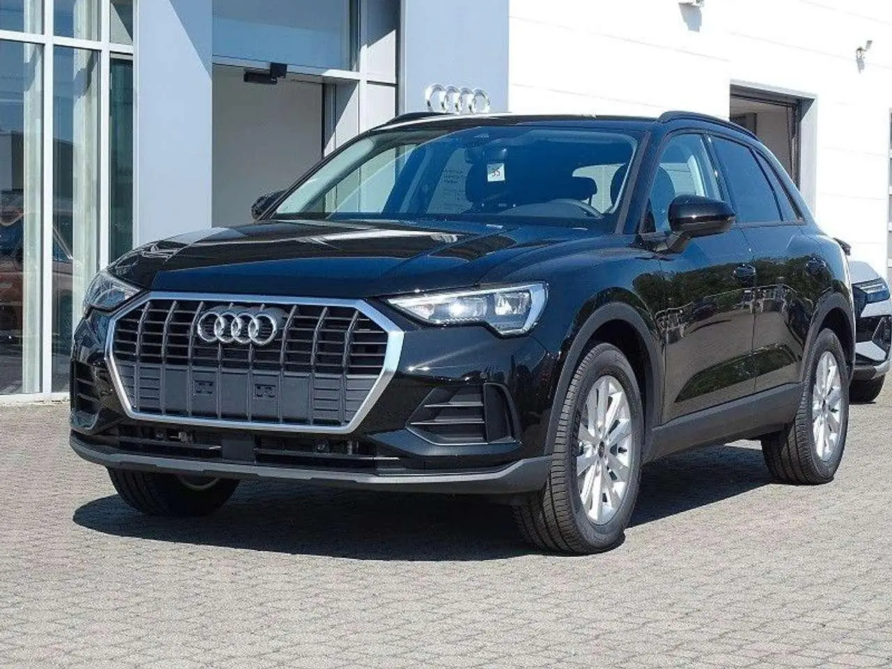 Photo 1 : Audi Q3 2024 Essence