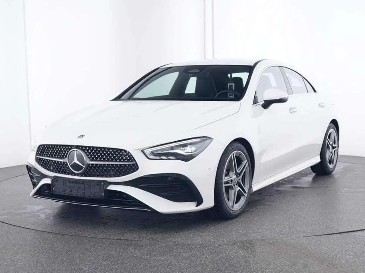 Photo 1 : Mercedes-benz Classe Cla 2024 Petrol