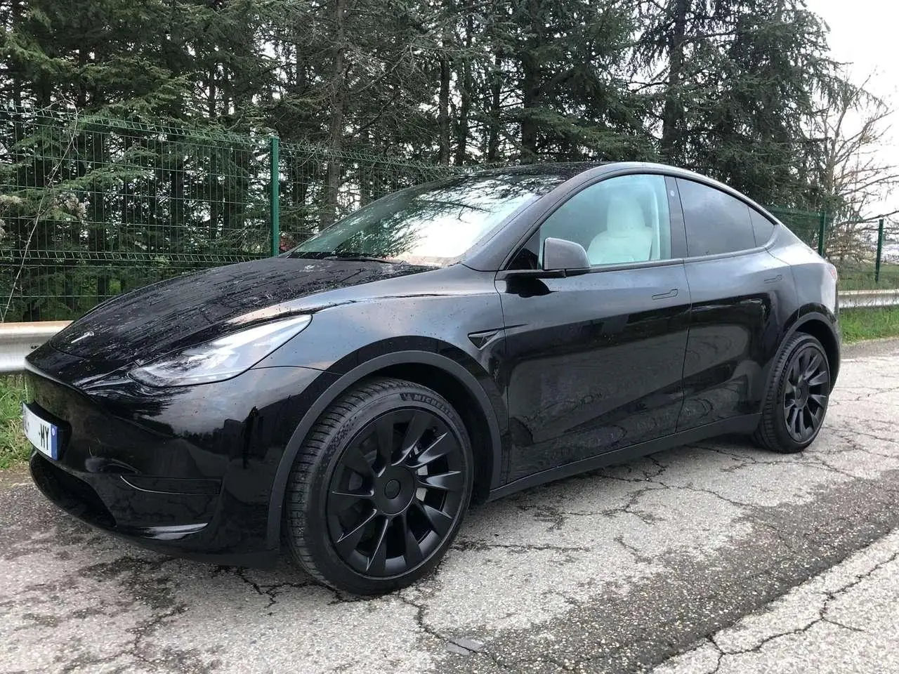 Photo 1 : Tesla Model Y 2023 Électrique